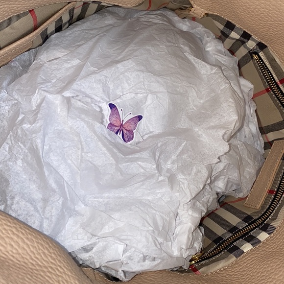 Authentic Burberry bag - Picture 12 of 16